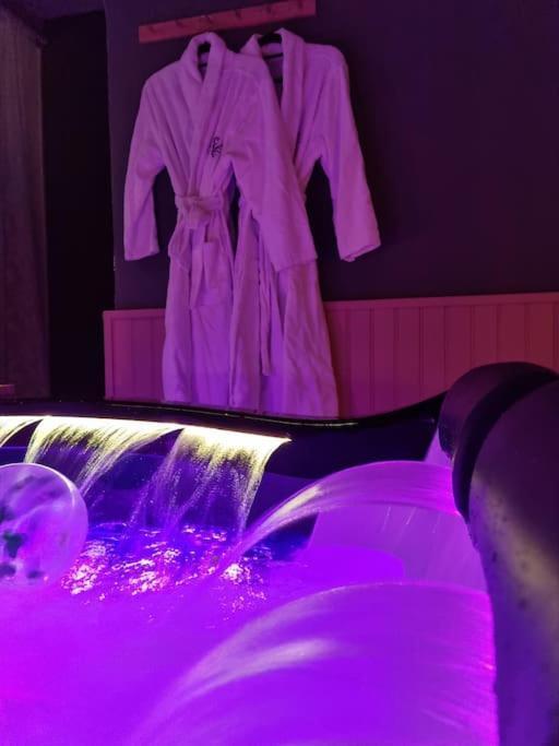 Royal Room Jacuzzi Haut De Gamme Centre Ville Mulhouse Exterior photo